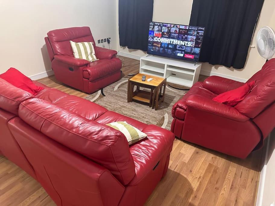 Justalf Facilities-Spacious 2-Bed Apartment In Thamesmead, Greenwich London Ngoại thất bức ảnh