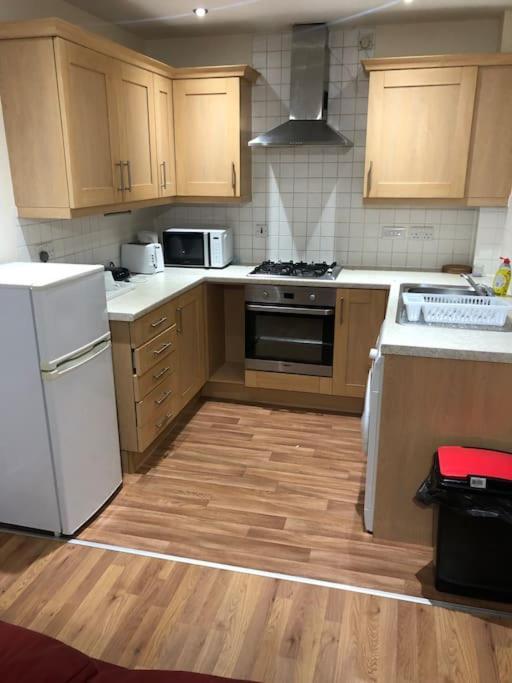 Justalf Facilities-Spacious 2-Bed Apartment In Thamesmead, Greenwich London Ngoại thất bức ảnh
